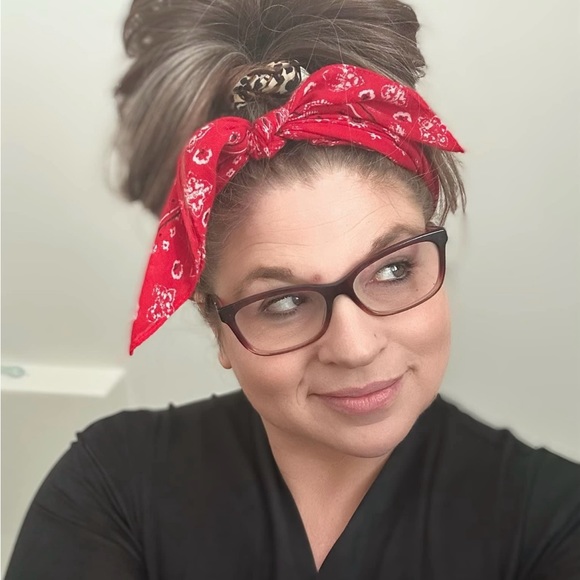 Meet your Posher, Tracy - Picture 2 of 2